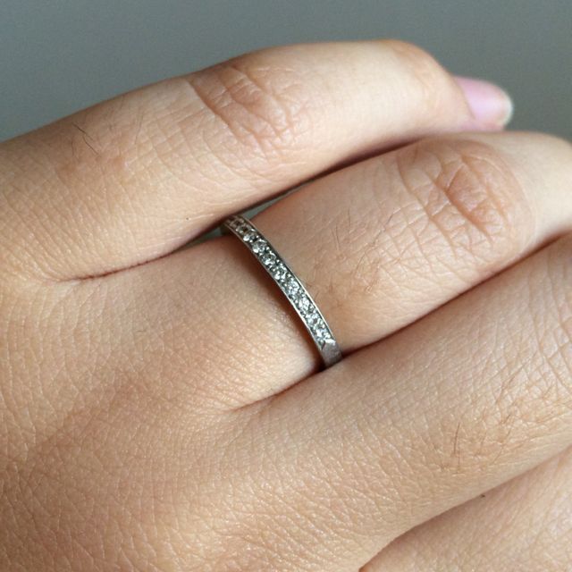 【4℃ BRIDAL(ヨンドシーブライダル)の口コミ】 婚約指輪は買わずに結婚指輪だけを購入することになったため、少しデザイ…