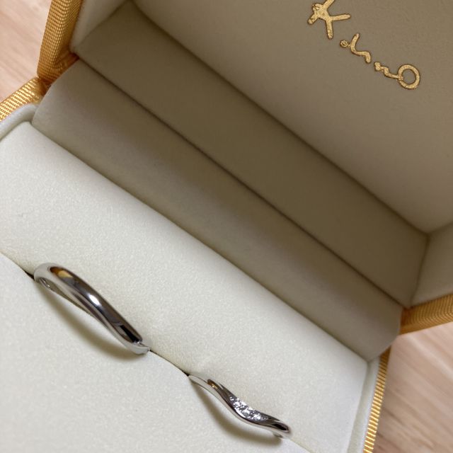【ケイウノ ブライダル(K.UNO BRIDAL)の口コミ】 婚約指輪をひきたててくれる、重ね付けをしたいと言う希望にそって担当者…