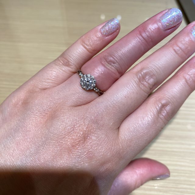 【garden(ガーデン)の口コミ】 ネットで見てダイヤモンドのボリュームに心奪われました。ソリティアダイ…