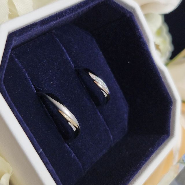 【4℃ BRIDAL(ヨンドシーブライダル)の口コミ】 ウェーブ系のリング希望でした。初めはプラチナのウェーブを探していまし…