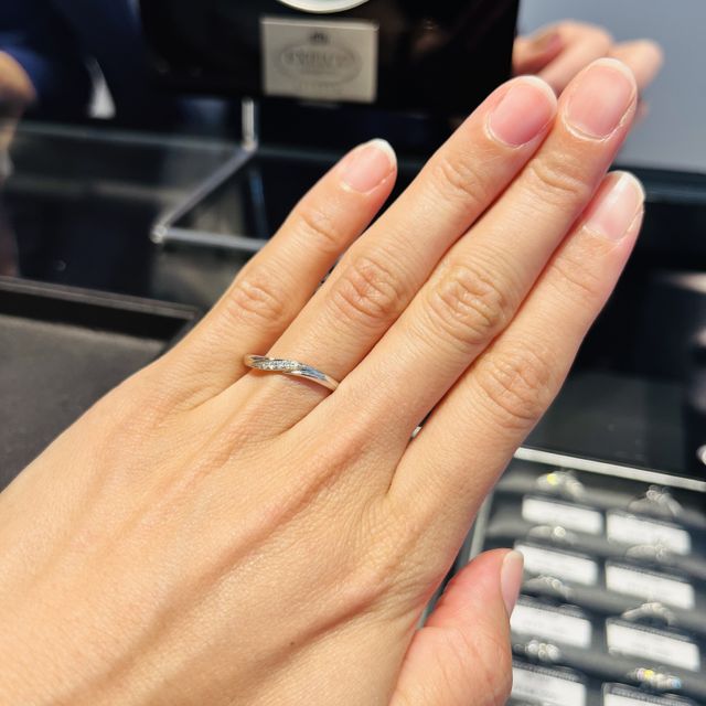 【エクセルコダイヤモンド(EXELCO DIAMOND)の口コミ】 婚約指輪がクレアドルーンフィーヌだったので、結婚指輪も同じクレアドル…