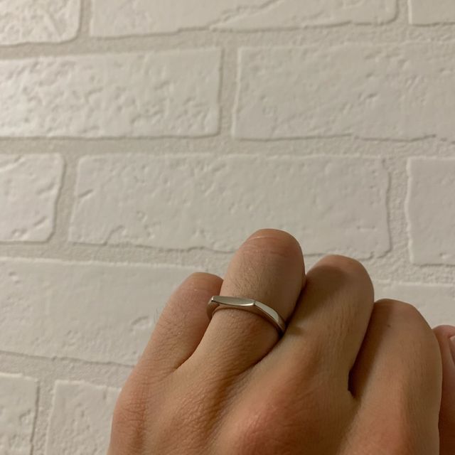 【銀座ダイヤモンドシライシの口コミ】 妻の気に入ったデザインのセットリングにしました。
デザインを選んだのは…