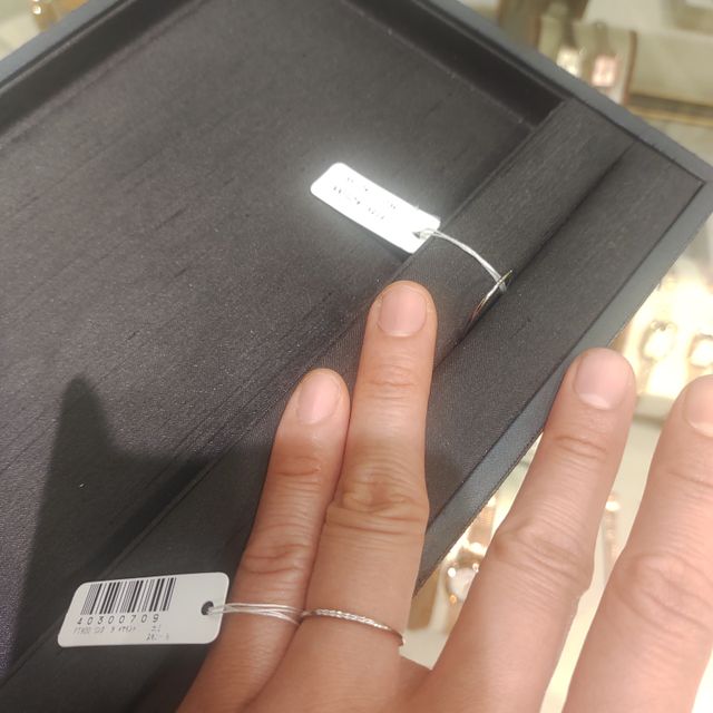 【ete(エテ)の口コミ】 とにかくシンプルでおしゃれ。おしゃれな人がつける指輪が沢山ありました…