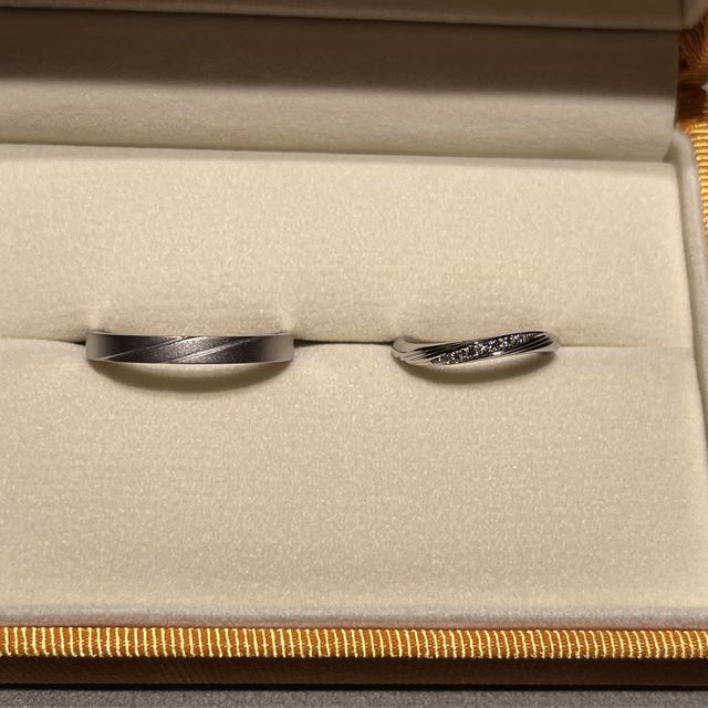 【ケイウノ ブライダル(K.UNO BRIDAL)の口コミ】 指輪は私はフルオーダー、夫はセミオーダーでデザインしていただきました…