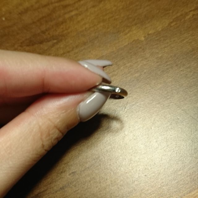 【カルティエ(Cartier)の口コミ】 主人がCartierが大好きで、婚約指輪、結婚指輪共にCartierでした。
婚約指…