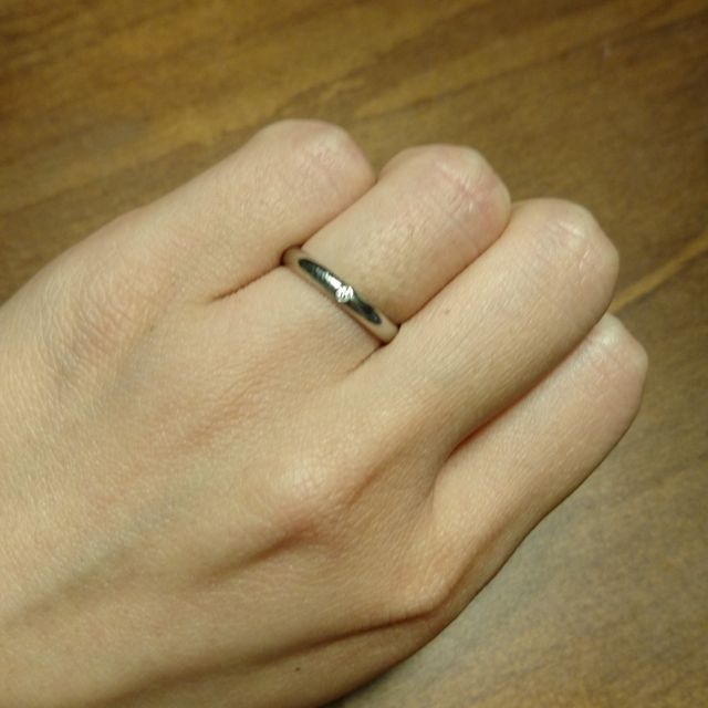 【カルティエ(Cartier)の口コミ】 主人がCartierが大好きで、婚約指輪、結婚指輪共にCartierでした。
婚約指…