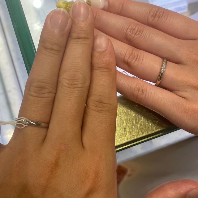 【4℃ BRIDAL(ヨンドシーブライダル)の口コミ】 指輪のデザインはどれも可愛く、私好みのデザインが多かったです。若い女…