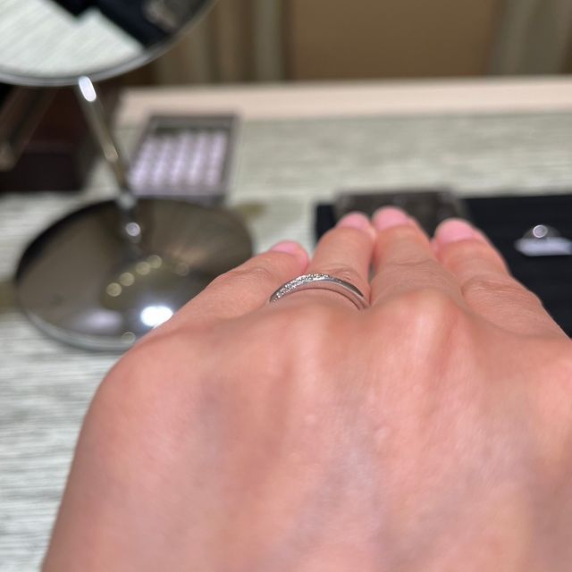 【TRECENTI(トレセンテ)の口コミ】 シンプルすぎないけど派手すぎない、絶妙な指輪を探していました。こちら…