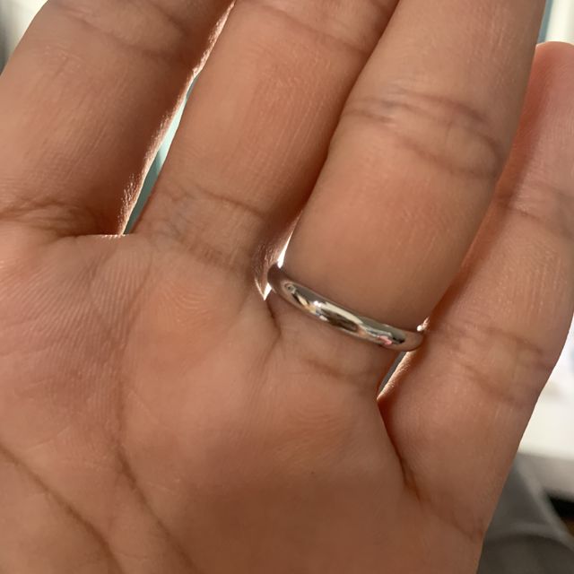 【銀座ダイヤモンドシライシの口コミ】 元からシンプルな物が好きで、
指輪の種類が詳しく載ったカタログがあり、…