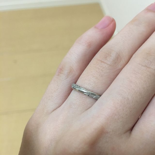 【銀座ダイヤモンドシライシの口コミ】 派手すぎず、でも石が入っている指輪がよかったので、なかなか条件を満た…