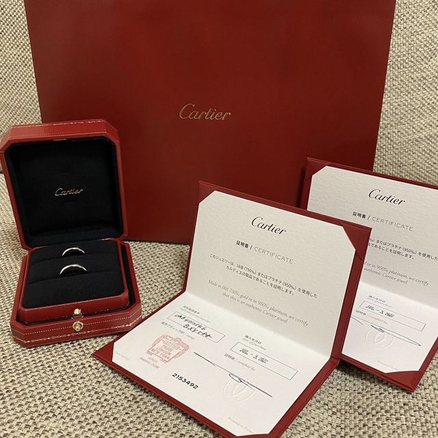 【カルティエ(Cartier)の口コミ】 いろんなブランドを回りましたが、リングの太さもちょうど良く、石のない…