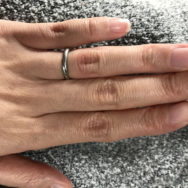 【ジュエリーツツミ(JEWELRY TSUTSUMI)の口コミ】 とにかくシンプル重視で選びました。
仕事にも家事にも影響がないデザイン…