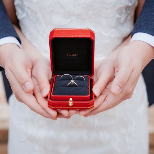 【カルティエ(Cartier)の口コミ】 カルティエで買いたいと前々から思っており、実際に見に行ってデザインと…