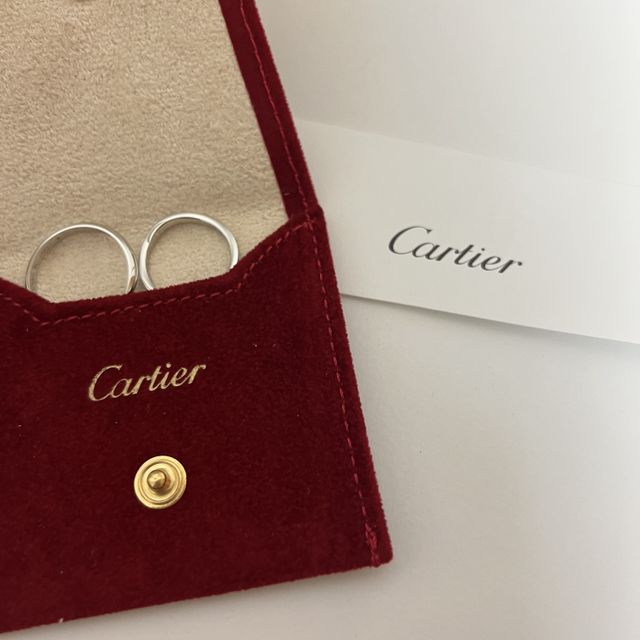 【カルティエ(Cartier)の口コミ】 指輪1つで、2種類のデザインがあり、とても珍しい指輪です。カルティエと…