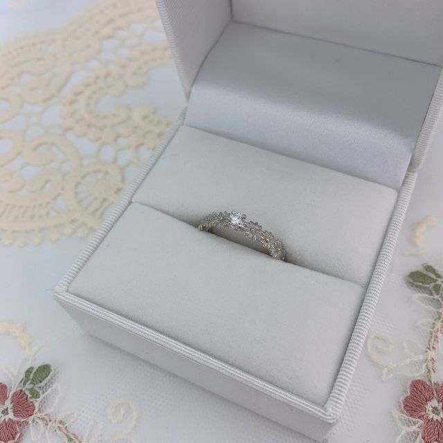 【BELLE BLANCHE(ベルブランシュ)の口コミ】 デザインが他にはなかなか無いものでとても可愛かったのが決め手でした。…