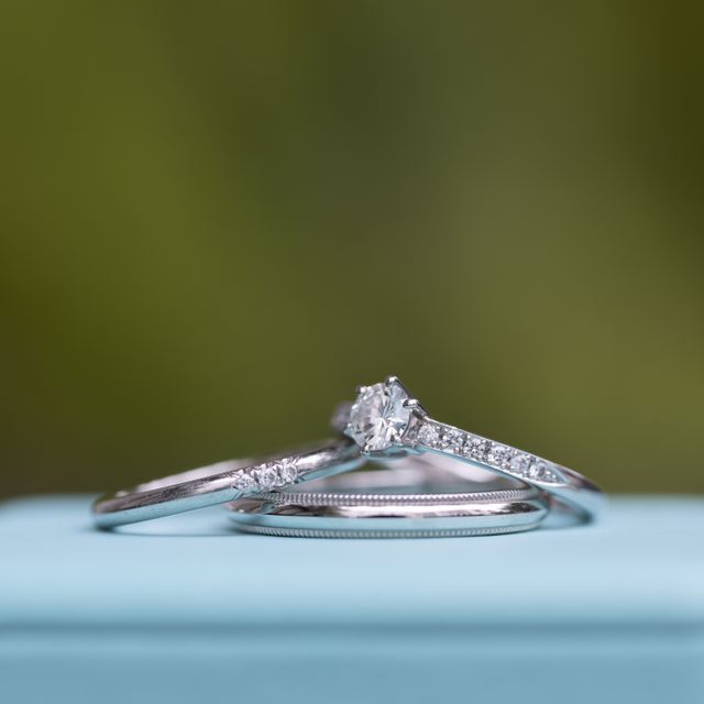 【ティファニー(Tiffany & Co.)の口コミ】 結婚指輪は一生飽きのこないシンプルなデザインを探していました。妻はダ…