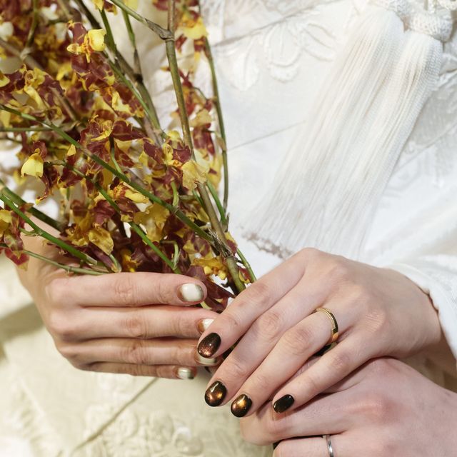 【shihara(シハラ)の口コミ】 指輪のデザインは上から見るとダイヤが見えるさりげなくラグジュアリーな…