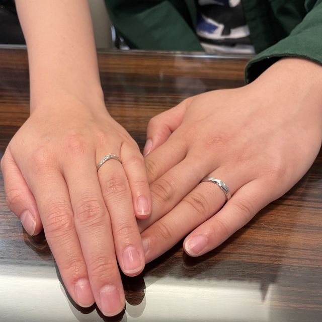 【俄(にわか)の口コミ】 結婚指輪は別のものを買う方もいるとおもうのですが、
絶対ペアがいいと思…