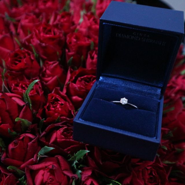 【銀座ダイヤモンドシライシの口コミ】 プロポーズリングのサービスを利用しました。かなり迷っていたのですが、…