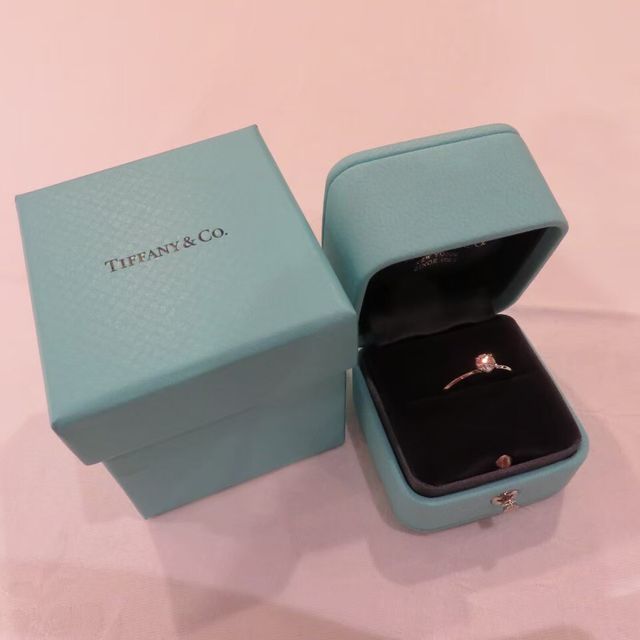 【ティファニー(Tiffany & Co.)の口コミ】 指輪の中でも王道ですが品があり、有名なので安心感ありました。また、ダ…