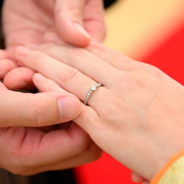 【ティファニー(Tiffany & Co.)の口コミ】 ダイヤだけだと寂しいですが、周りにもあるのでとても可愛いらしいイメー…