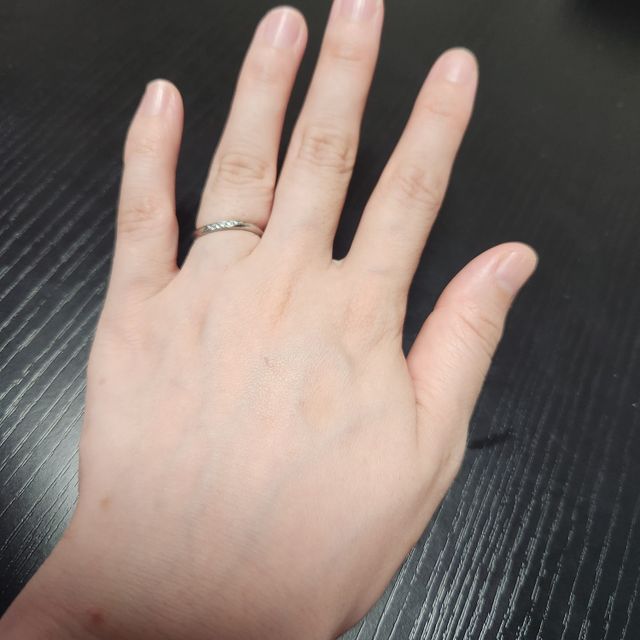 【アイプリモ(I-PRIMO)の口コミ】 ゆるやかなウェーブで上品に見え、シンプルで繊細なデザインに一目惚れし…