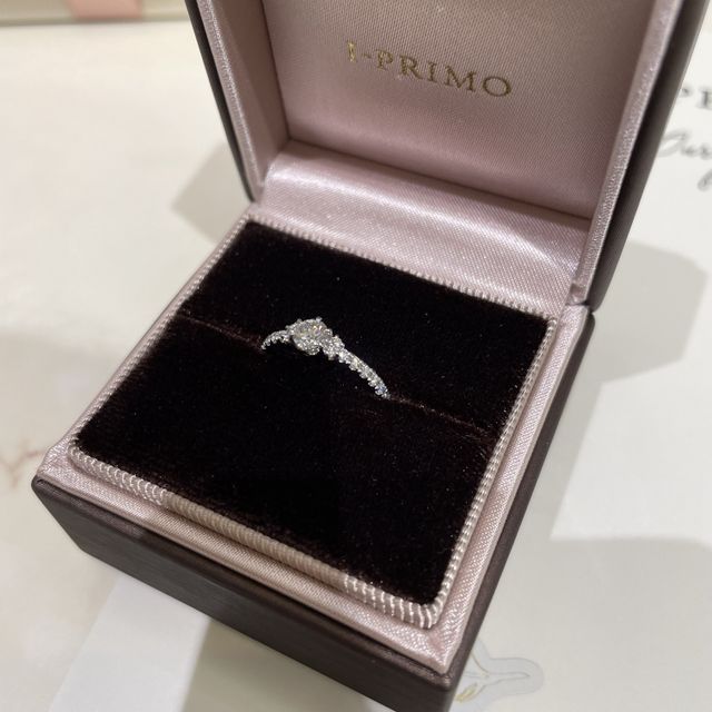 【アイプリモ(I-PRIMO)の口コミ】 デザインが今まで見た中で1番可愛かったから。
他のエタニティリングは、…