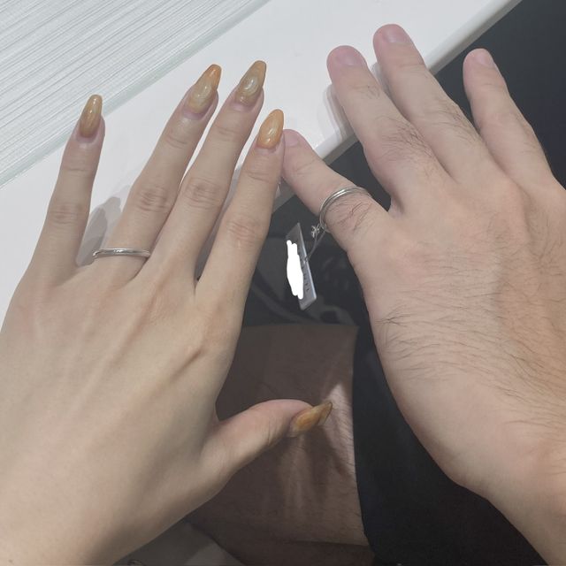 【TRECENTI(トレセンテ)の口コミ】 全面に職人さんがひとつひとつ手打ちでミル加工がされていて、シンプルす…