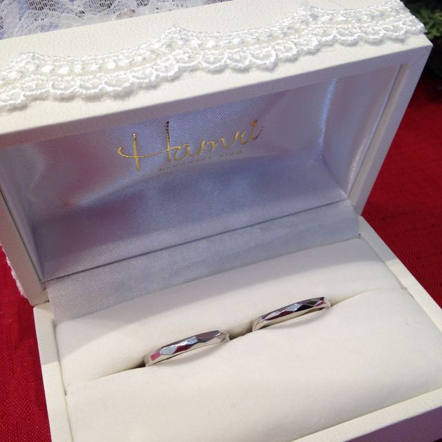 【Hamri(ハムリ)の口コミ】 一生使う結婚指輪なので妥協をしたくなかったのですが、
なかなかいいもの…