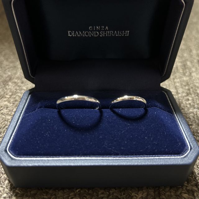 【銀座ダイヤモンドシライシの口コミ】 結婚指輪の条件として、「シンプル・ストレート・プラチナ・着け心地の良…