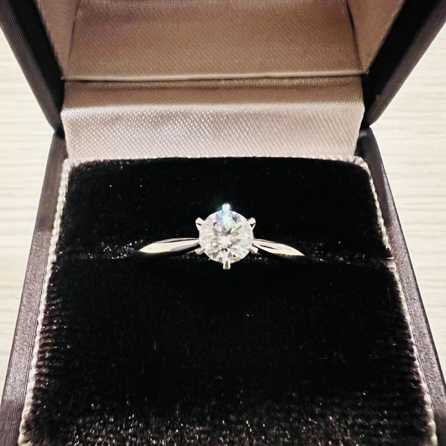 【アイプリモ(I-PRIMO)の口コミ】 デザイン重視！！
人と被らなそうで、小さいダイヤがさり気なくて可愛かっ…