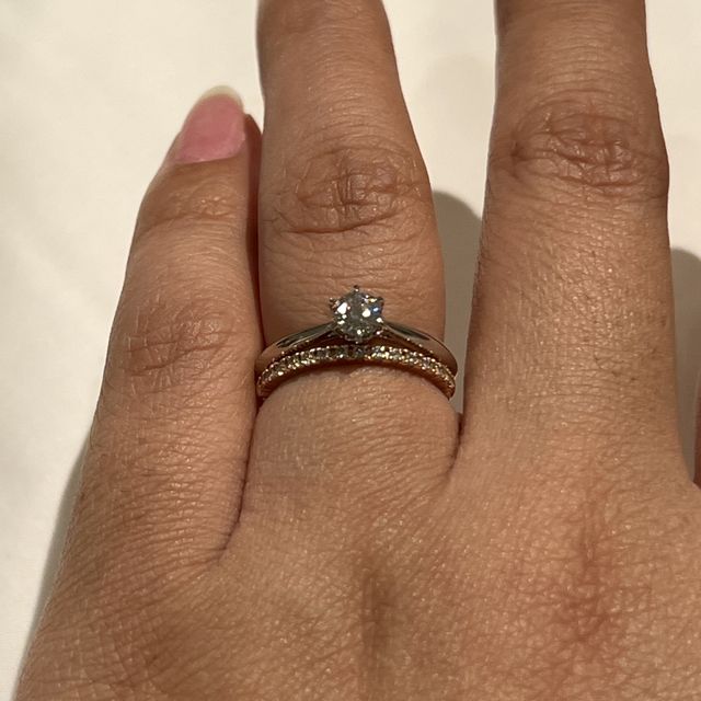 【アイプリモ(I-PRIMO)の口コミ】 デザイン重視！！
人と被らなそうで、小さいダイヤがさり気なくて可愛かっ…