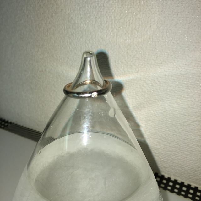 【ラザール ダイヤモンド(LAZARE DIAMOND)の口コミ】 キラキラしたダイヤが砕いて散りばめられたものと、シンプルなものとで悩…