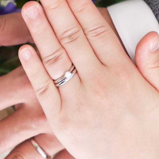 【銀座ダイヤモンドシライシの口コミ】 デザインがシンプルかつ、サイドから見たときにも美しい形であることが一…