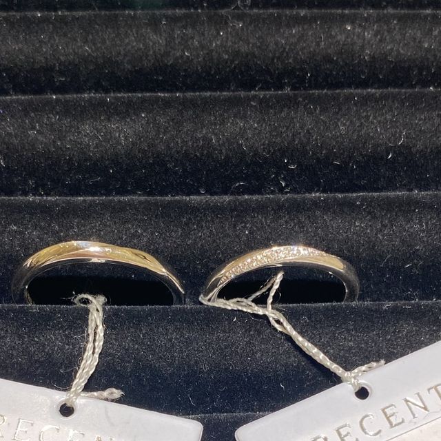 【TRECENTI(トレセンテ)の口コミ】 指輪の内側に、ダイヤモンドが入るのですが、同じ石がペアのリングに入る…