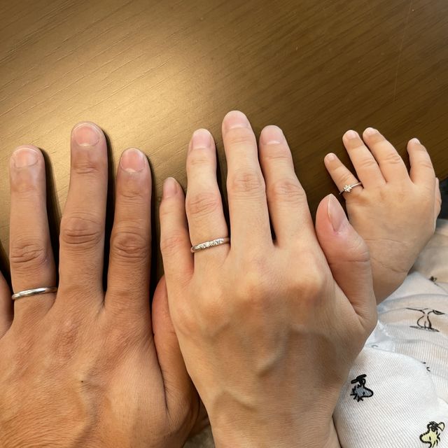 【銀座ダイヤモンドシライシの口コミ】 何店舗も見て色々なデザインの指輪を試着してみて、指輪のデザインがシン…