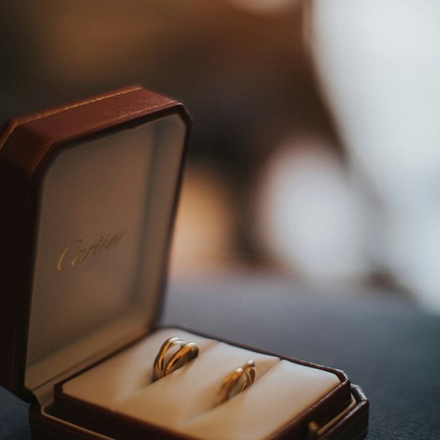 【カルティエ(Cartier)の口コミ】 シンプルながらも、特徴のあるデザイン。ホワイトゴールド、イエローゴー…