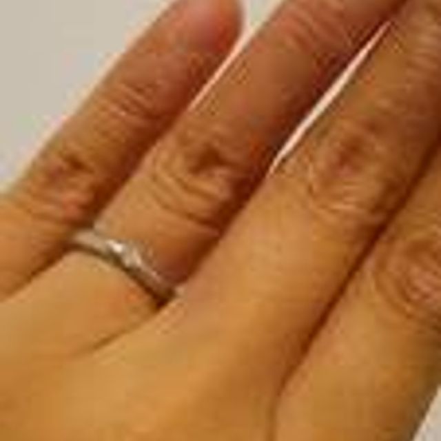 【ティファニー(Tiffany & Co.)の口コミ】 昔からティファニーの指輪に憧れていました。
結婚指輪はティファニーでと…