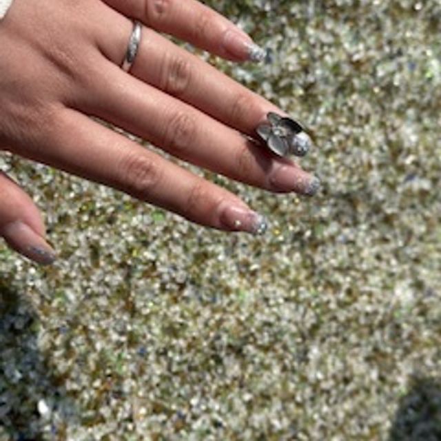 【Something Blue(サムシングブルー)の口コミ】 値段やデザインももちろんですが、
担当してくださった方がとても良い方で…