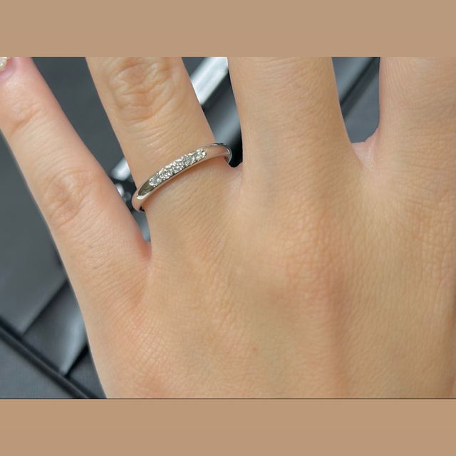 【ラザール ダイヤモンド(LAZARE DIAMOND)の口コミ】 なんと言ってもダイヤの綺麗さです。石の使い方にもこだわりたいがありま…