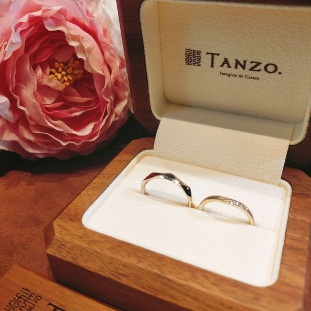 【TANZO.(鍛造指輪)の口コミ】 ・指輪の決め手として、お互い好きなデザインが全く異なるので、市販の既…