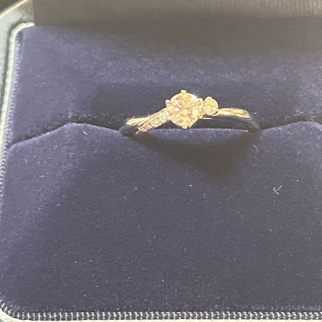 【銀座ダイヤモンドシライシの口コミ】 一生に一度のものなので、質にはこだわりました。サプライズて結婚指輪を…