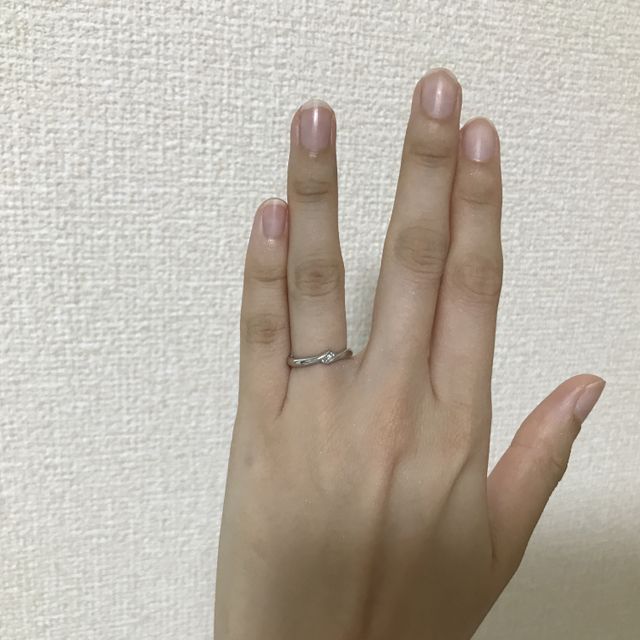 【Mariage ent(マリアージュエント)の口コミ】 たくさんのブランドが揃っている中で順番に指輪を見せていただきました。…