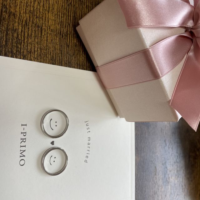 【アイプリモ(I-PRIMO)の口コミ】 ストレートの形だけど、ウェーブのように見えるラインが入ったデザインが…