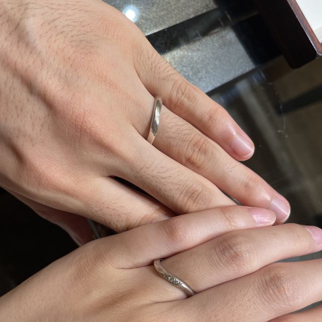 【杢目金屋(もくめがねや)の口コミ】 木目柄なので太いリングが基本かと思っていましたが、細めのウェーブした…