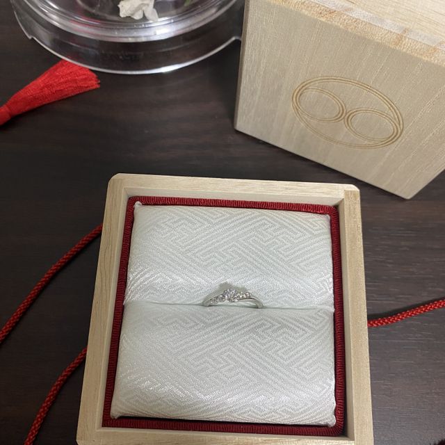 【TOMOE(トモエ)の口コミ】 指輪に込められた意味が自分達に合っていた。指にコンプレックがあり、カ…