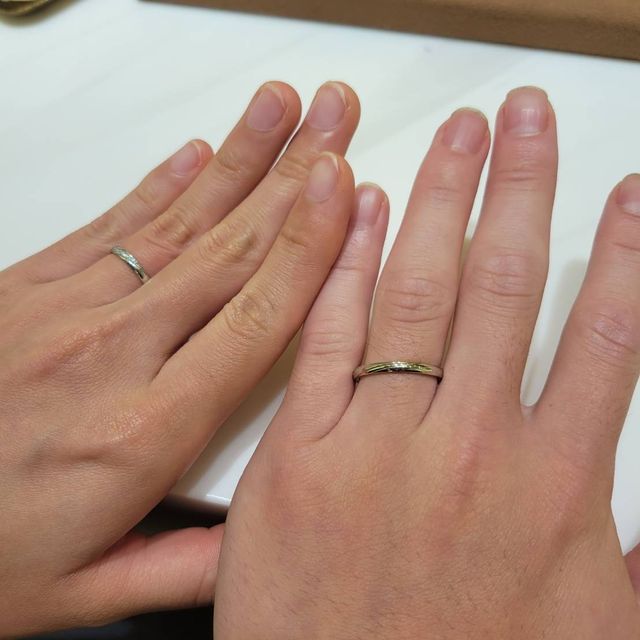 【PILOT BRIDAL(パイロットブライダル)の口コミ】 着け心地の良さが決めてとなりました。
大体の予算を決め、二人が気に入っ…