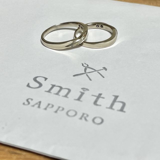 【Smith(工房スミス)札幌店の口コミ】 作り方やリング自体の素材、ジュエリーや彫刻加工、レーザー刻印など、デ…