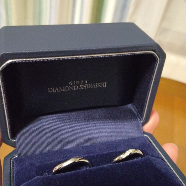【銀座ダイヤモンドシライシの口コミ】 指輪のデザインが上品で落ち着いている。毎日つける結婚指輪なので、飽き…