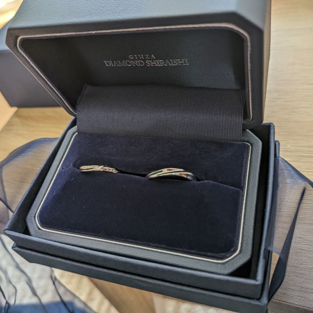 【銀座ダイヤモンドシライシの口コミ】 シンプルで探していたのですが、見ていくうちにどこか物足りなさを感じて…